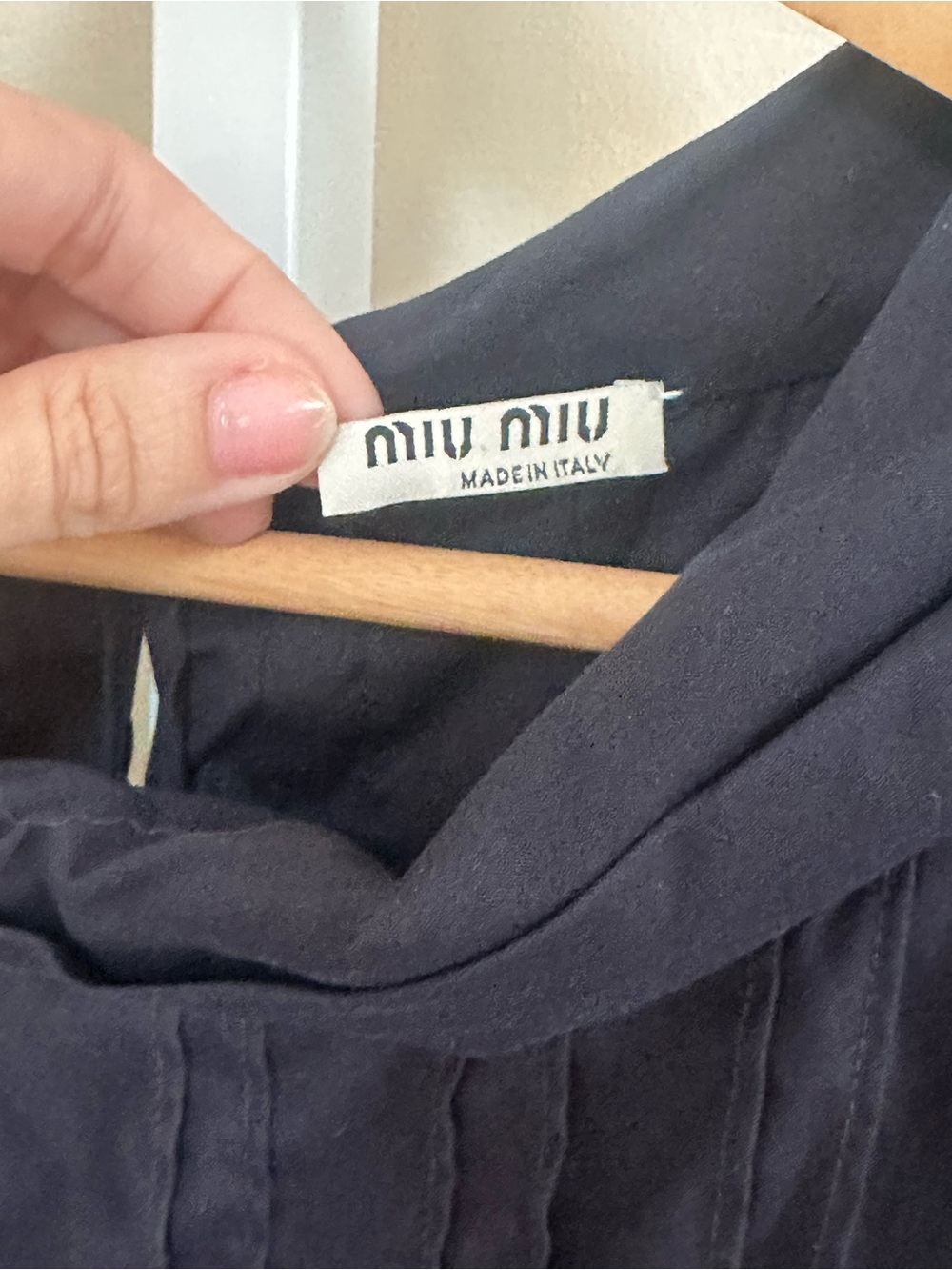 Miu Miu Made in Italy Navy Pleated Poplin Blouse Top IT 42 - Picture 3 of 9
